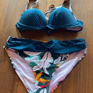 NWOT Teal Floral Women's Bikini Set Medium Bathing Suit Swimsuit